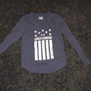 Under armor woman’s small long sleeve shirt